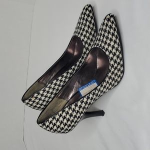 Women's sz 9 black and white houndstooth 4 inch heels